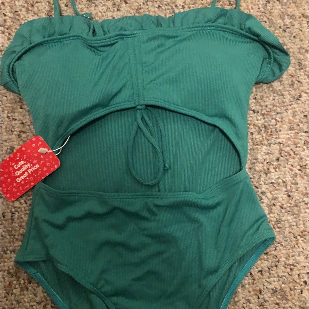 Swimsuit - Picture 2 of 5